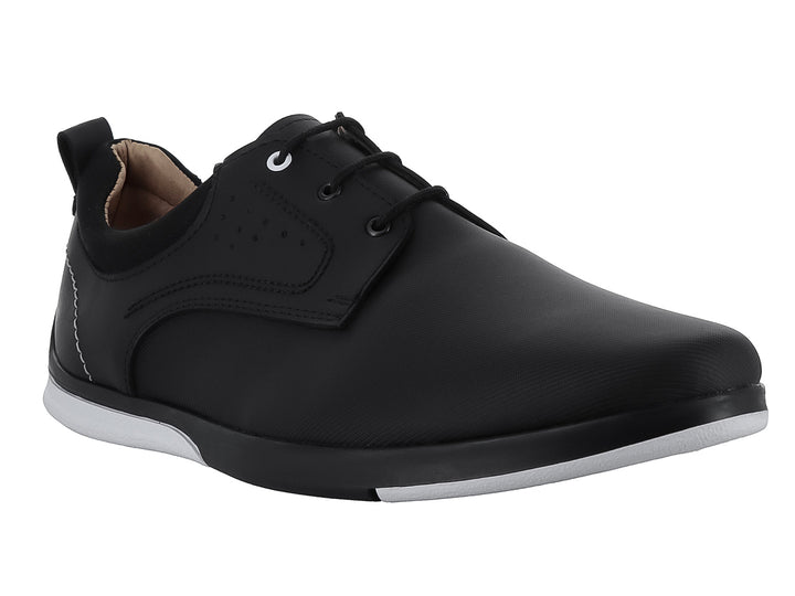 Zapato casual color negro con suela blanca y cordones para Hombre.