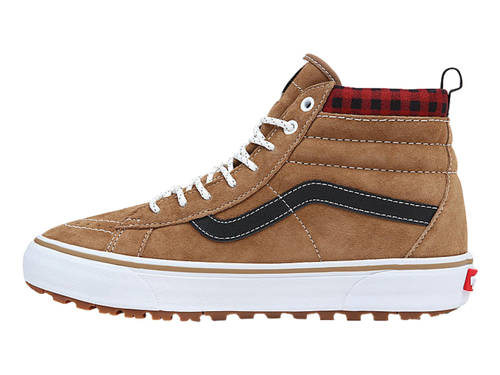 Tenis Vans Sk8-Hi MTE-1 color marrón con suela blanca y detalle a cuadros en el tobillo.