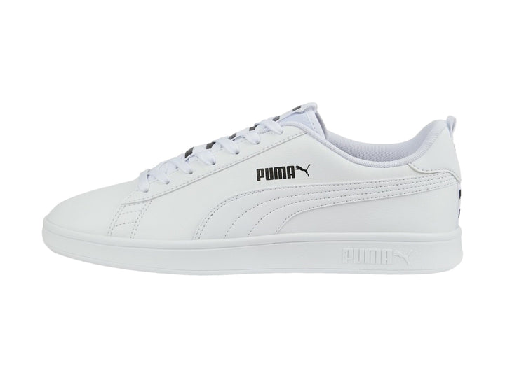 Tenis PUMA Smash V2 Tape en color blanco total con suela blanca y cordones.