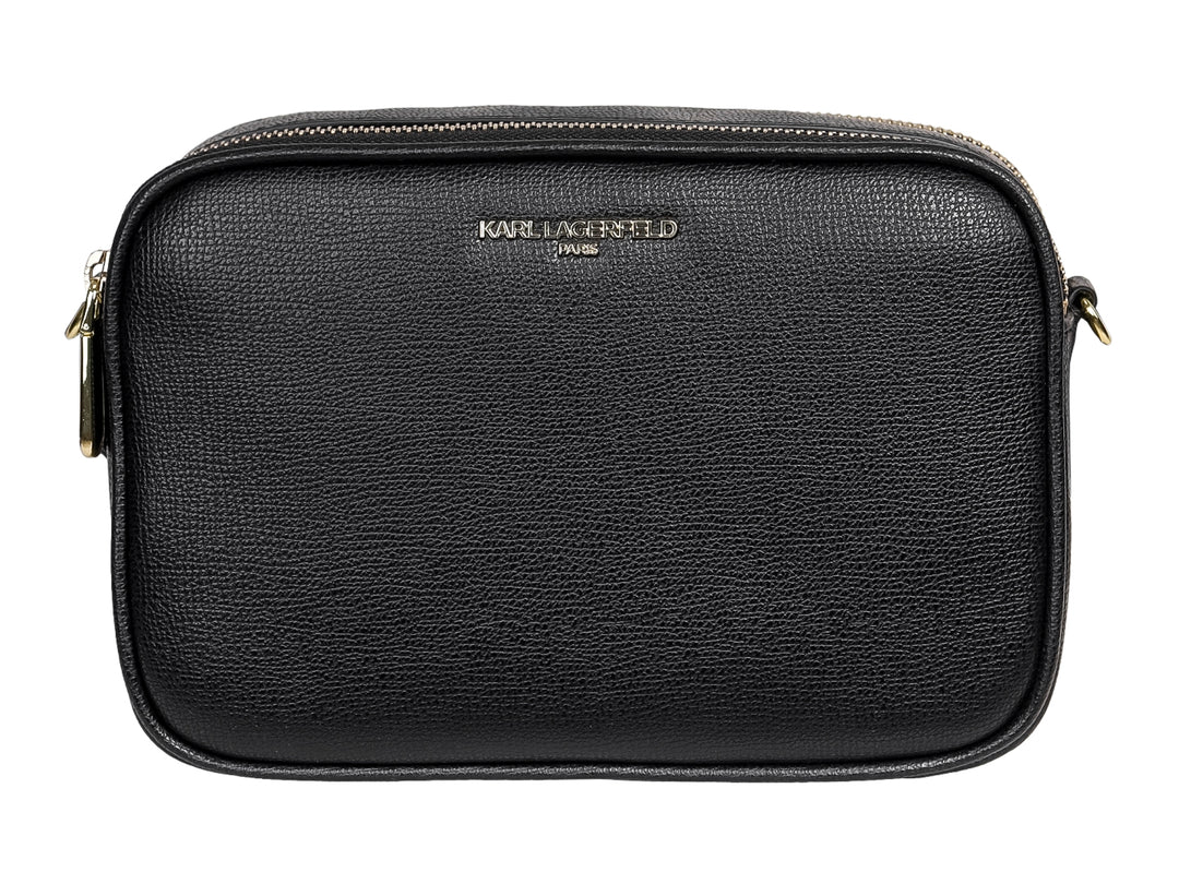 Bolso negro de cuero texturizado con detalles y logotipo en color dorado de Karl Lagerfeld.