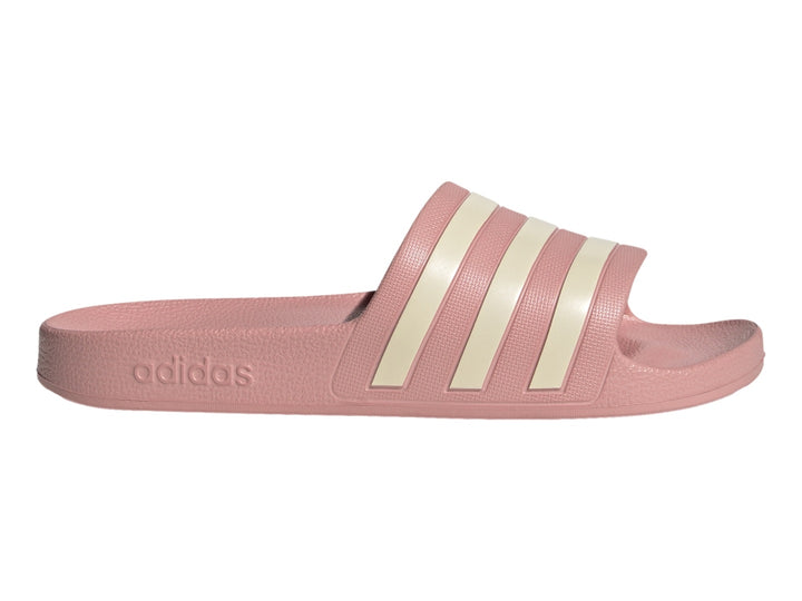 Sandalias Adidas Adilette Aqua color rosa mauve con tres franjas blancas.