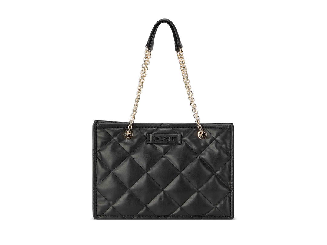 Bolso de hombro Nine West color negro con diseño acolchado en rombos y asas con cadena dorada.