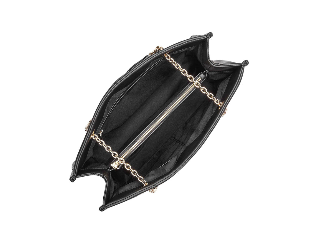 Bolso de hombro Nine West color negro con diseño acolchado en rombos y asas con cadena dorada.