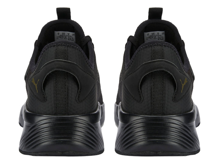 Tenis PUMA Retaliate 2 color negro con diseño deportivo y malla transpirable.
