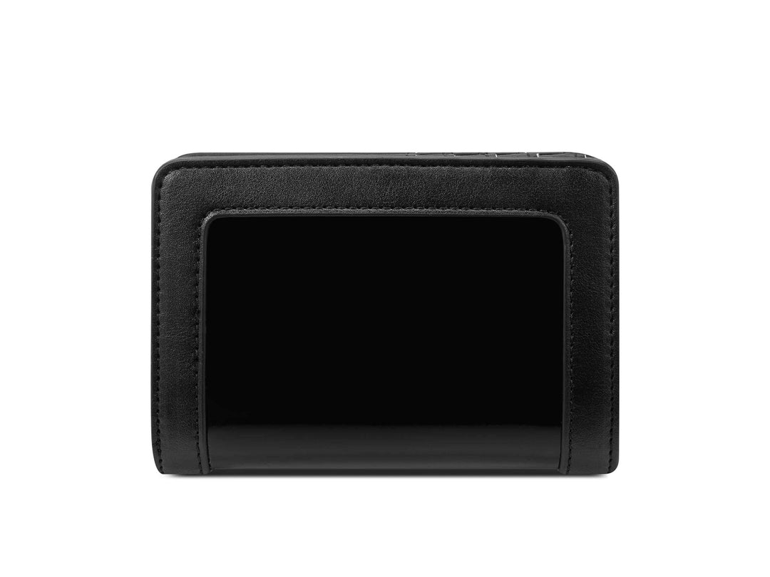Cartera Nine West color negro con panel frontal brillante y cierre de correa central.