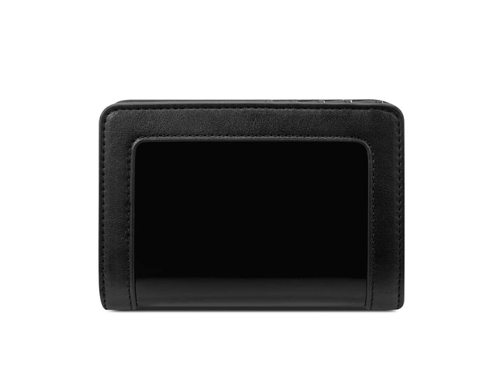 Cartera Nine West color negro con panel frontal brillante y cierre de correa central.