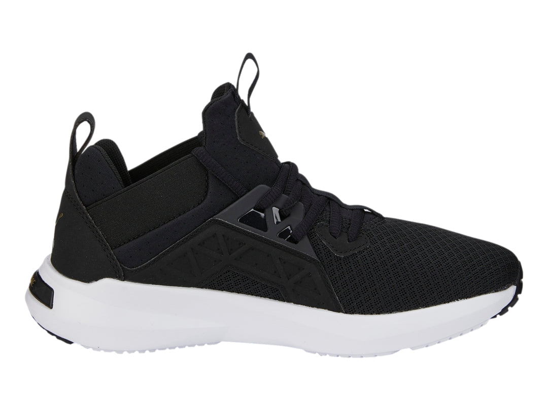 Tenis deportivos PUMA color negro con suela blanca y tejido de malla.