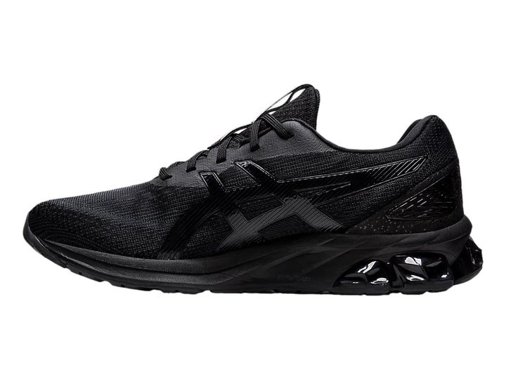 Tenis deportivos ASICS Gel-Quantum 180 VII en color negro total, vista lateral.