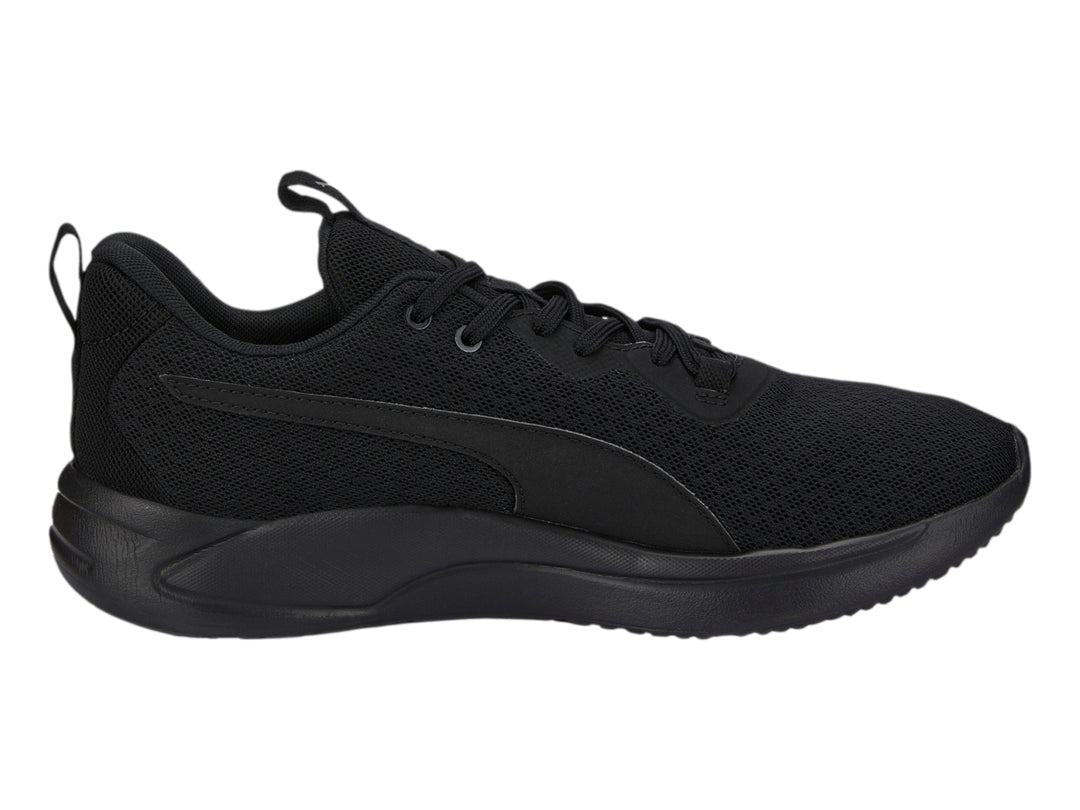 Tenis deportivos PUMA color negro con malla transpirable y suela mate.