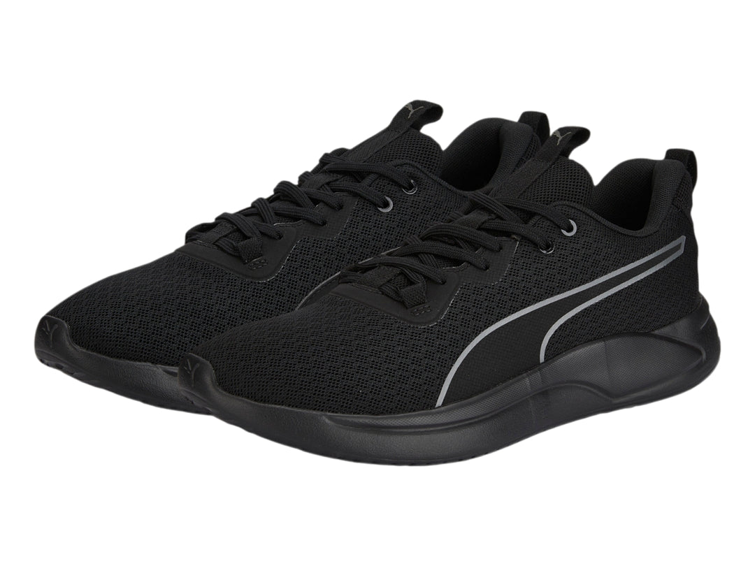 Tenis deportivos PUMA color negro con malla transpirable y suela mate.