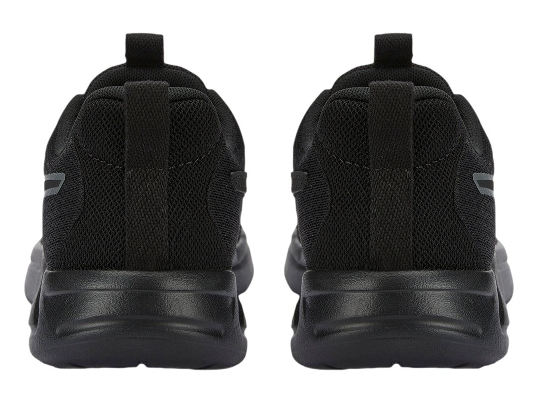 Tenis deportivos PUMA color negro con malla transpirable y suela mate.