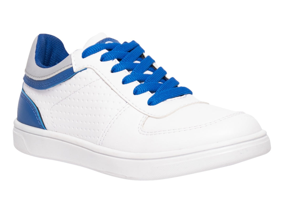 Tenis blancos con cordones y detalles en color azul y gris.