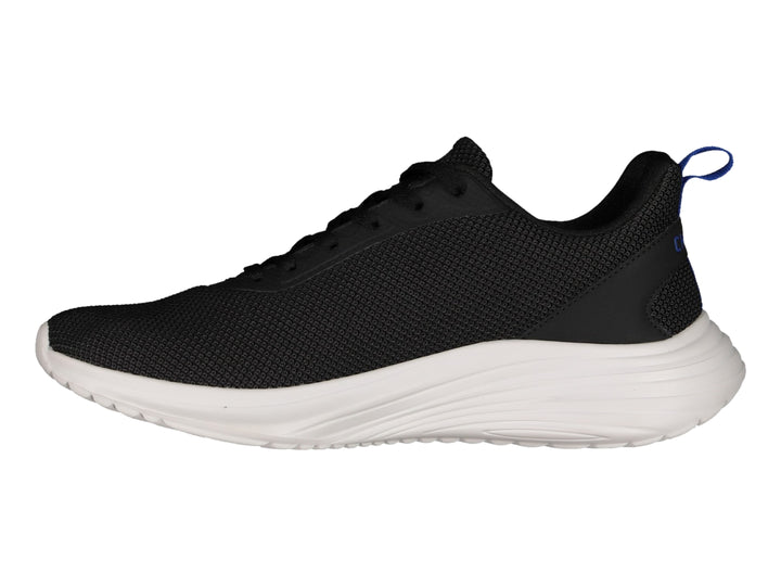 Tenis deportivos Charly color negro con suela blanca y pequeña pestaña azul en el talón.
