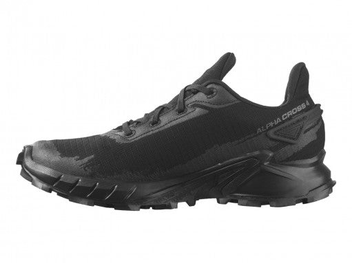 Tenis deportivos Salomon Alphacross en color negro total con suela robusta para trail running.