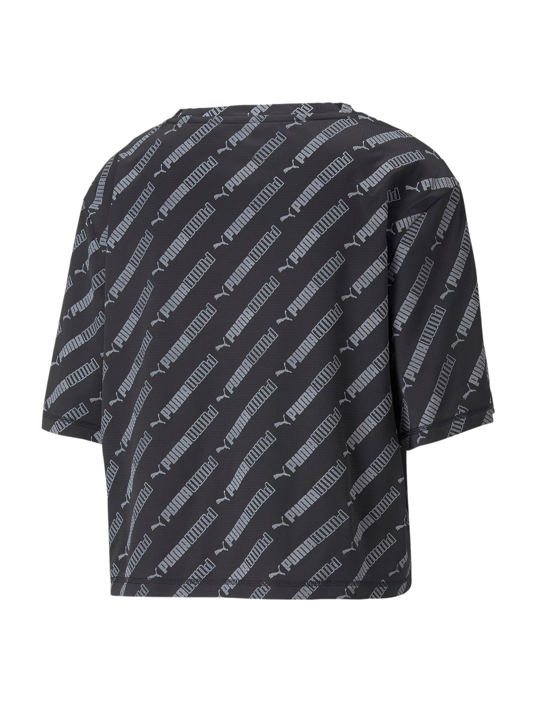 Camiseta crop deportiva PUMA color negro con estampado total de logotipos en gris oscuro.