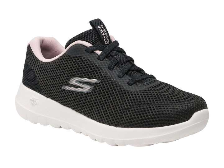 Tenis deportivos Skechers color negro con detalles en rosa y suela blanca.