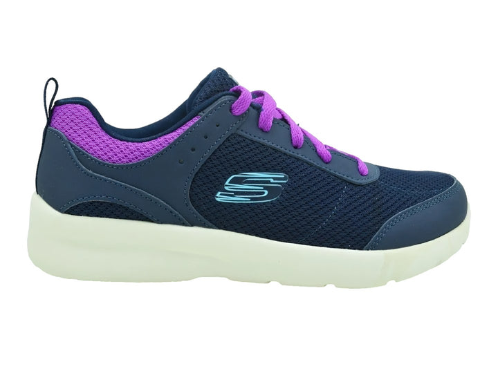 Tenis deportivos Skechers azul marino con detalles morados y suela blanca.