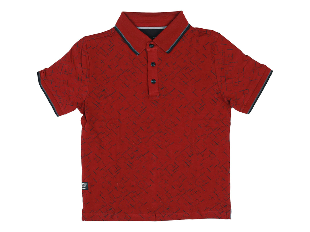 Camisa tipo polo color vino con estampado oscuro y detalles en los bordes para niño.