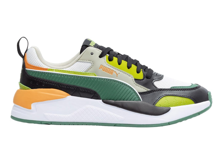 Tenis PUMA X-RAY 2 SQUARE multicolor con detalles en verde, negro, naranja y amarillo sobre base blanca.