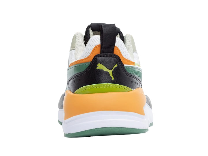 Tenis PUMA X-RAY 2 SQUARE multicolor con detalles en verde, negro, naranja y amarillo sobre base blanca.