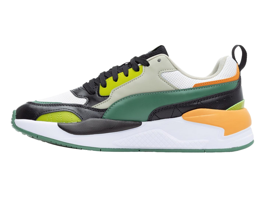 Tenis PUMA X-RAY 2 SQUARE multicolor con detalles en verde, negro, naranja y amarillo sobre base blanca.