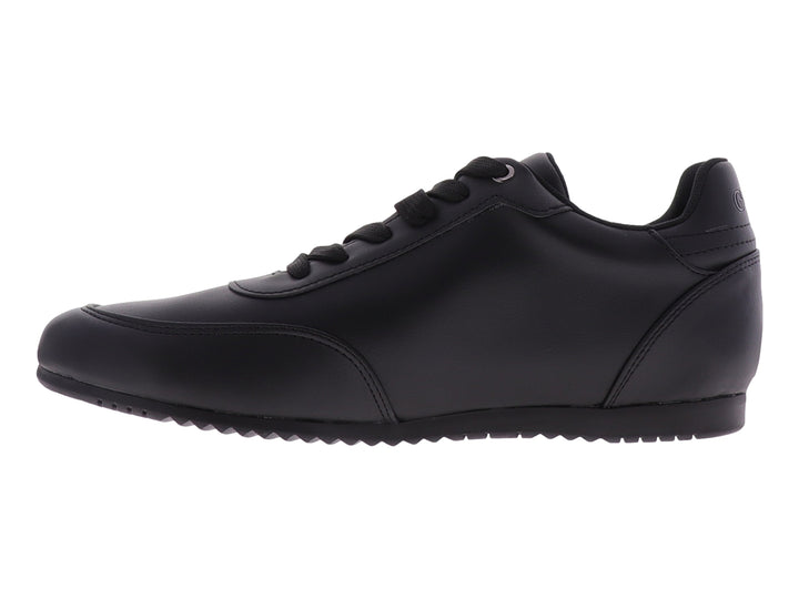 Tenis Guess color negro con agujetas y suela a juego, diseño casual y minimalista.