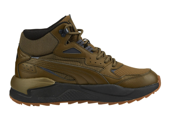 Tenis PUMA X-Ray Speed Mid WTR en color oliva y negro, diseño de bota media con suela robusta.