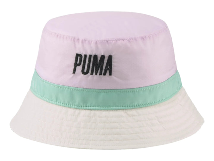 Sombrero bucket PUMA en colores lavanda, verde menta y blanco con logotipo frontal negro.