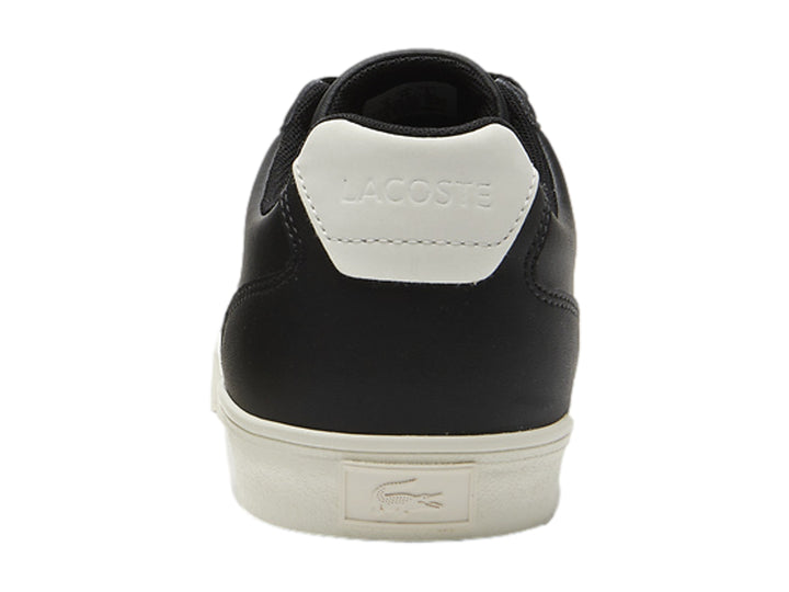 Tenis Lacoste Lerond Pro color negro con suela blanca y logotipo lateral.