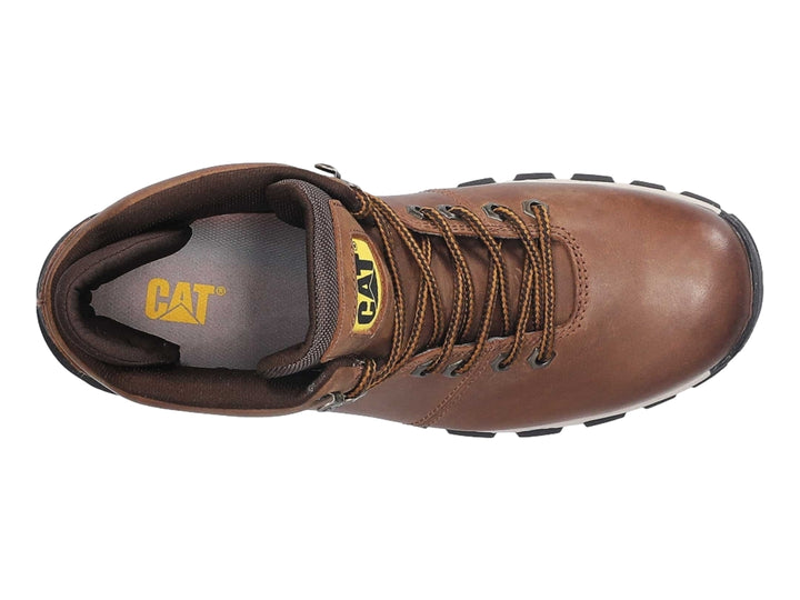 Bota de excursionismo Caterpillar color marrón con suela robusta en beige y negro.