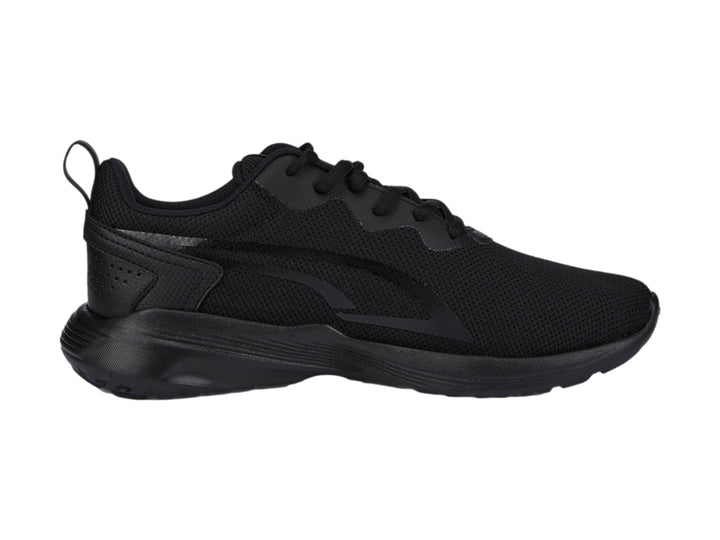 Tenis deportivos PUMA All Day Active JR en color negro total para niño.