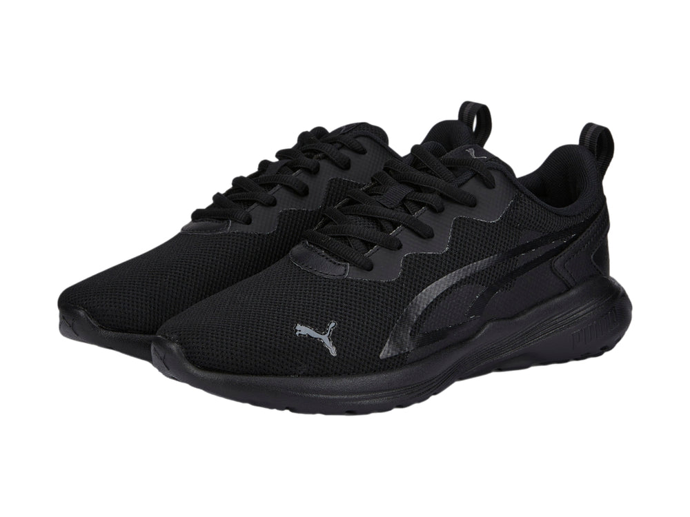 Tenis deportivos PUMA All Day Active JR en color negro total para niño.