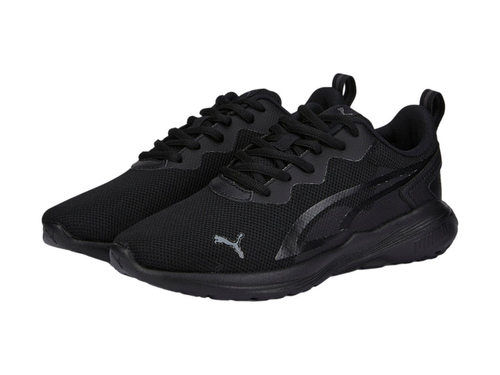 Tenis deportivos PUMA All Day Active JR en color negro total para niño.