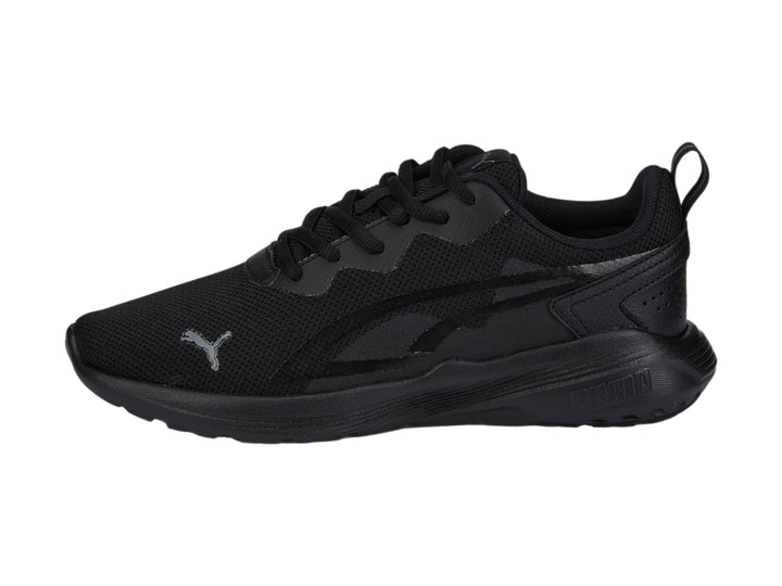Tenis deportivos PUMA All Day Active JR en color negro total para niño.