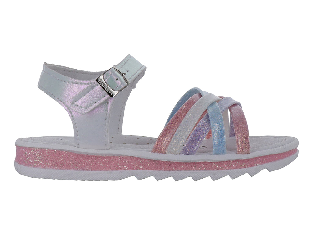 Sandalia blanca para niña con tiras cruzadas en tonos pastel y suela rosa brillante.