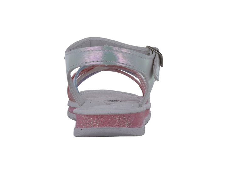 Sandalia blanca para niña con tiras cruzadas en tonos pastel y suela rosa brillante.