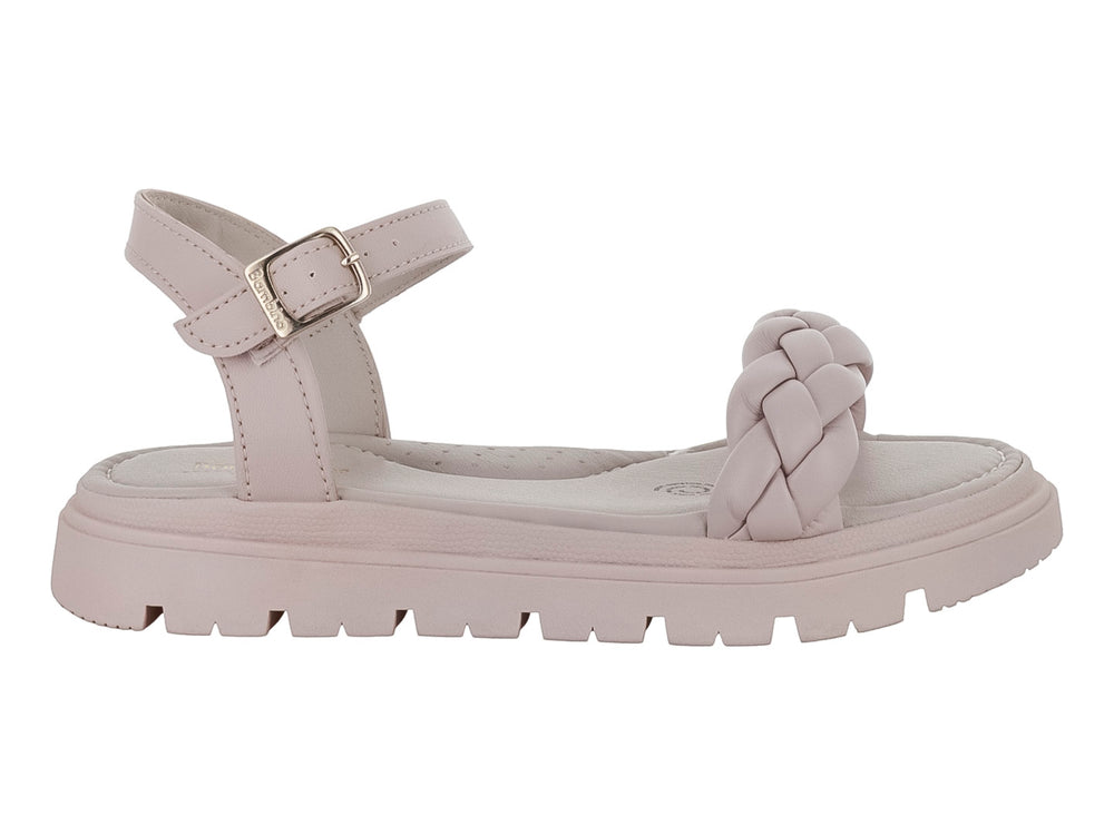 Sandalia beige para niña con tira trenzada frontal, correa al tobillo con hebilla y suela de plataforma dentada.