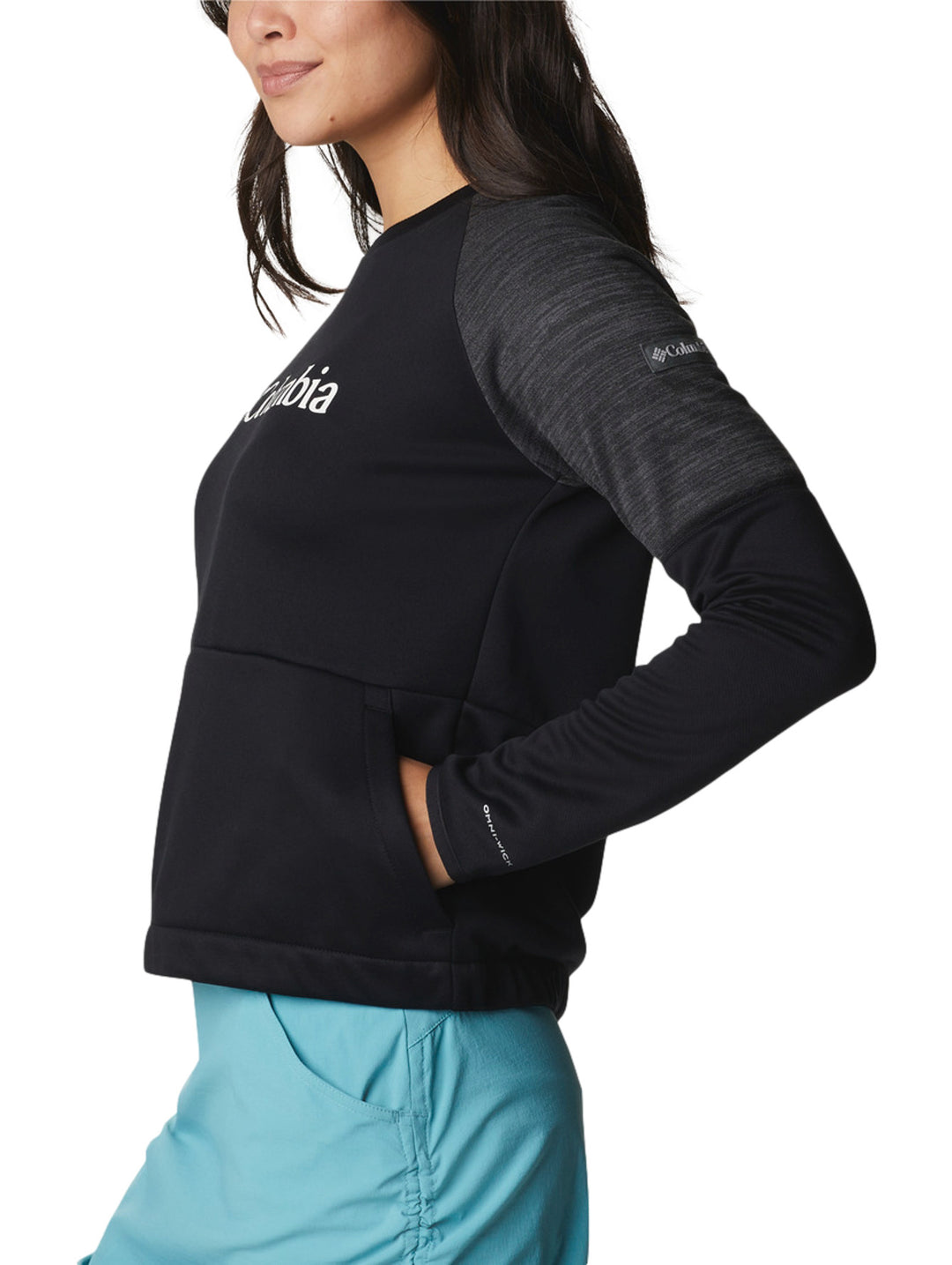 Sudadera deportiva Columbia color negro con detalles en gris oscuro y logotipo blanco en el pecho.