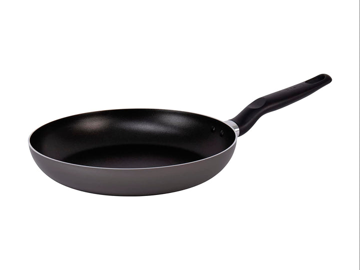 Set de batería de cocina T-Fal de 5 piezas en color negro, incluye sartenes, olla con tapa y cazo.