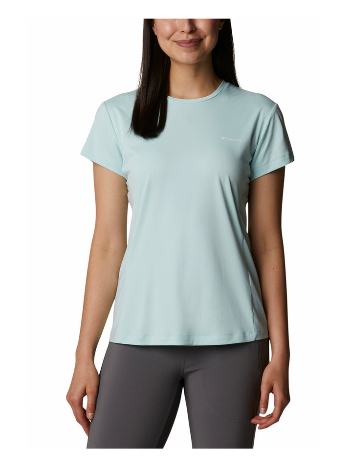Camiseta Columbia de manga corta en color celeste claro para mujer, estilo deportivo y cuello redondo.