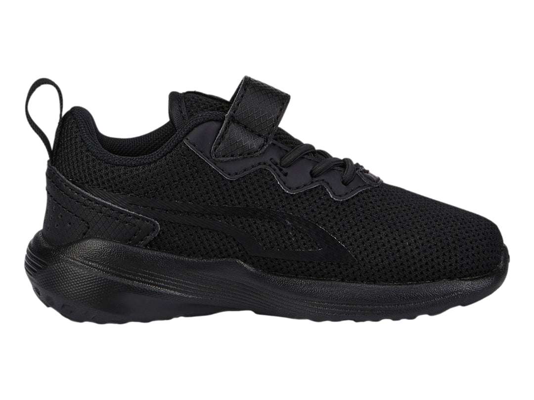 Tenis deportivos PUMA color negro para Niño con cierre de velcro y cordones.