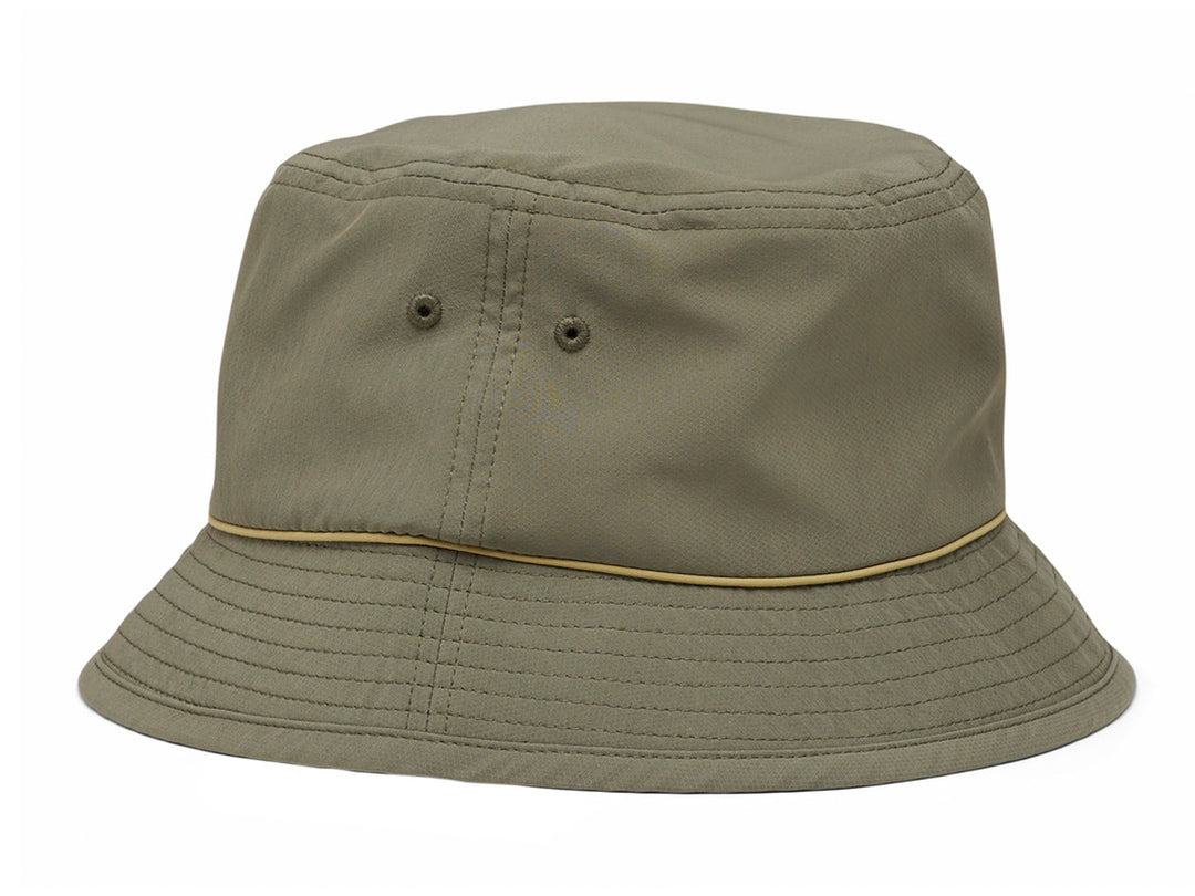 Sombrero tipo bucket Columbia color verde stone green con logo frontal y orificios de ventilación.