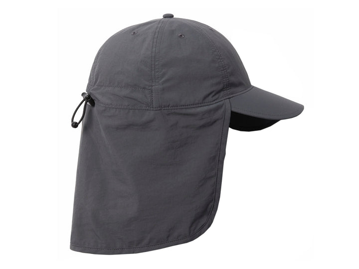 Gorra Columbia color gris con visera y protector de nuca integrado para protección solar.