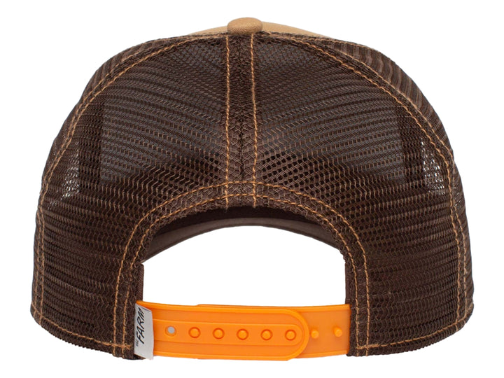 Gorra marrón de Goorin Bros con parche frontal blanco que muestra la imagen de un perro y la palabra LOYAL.