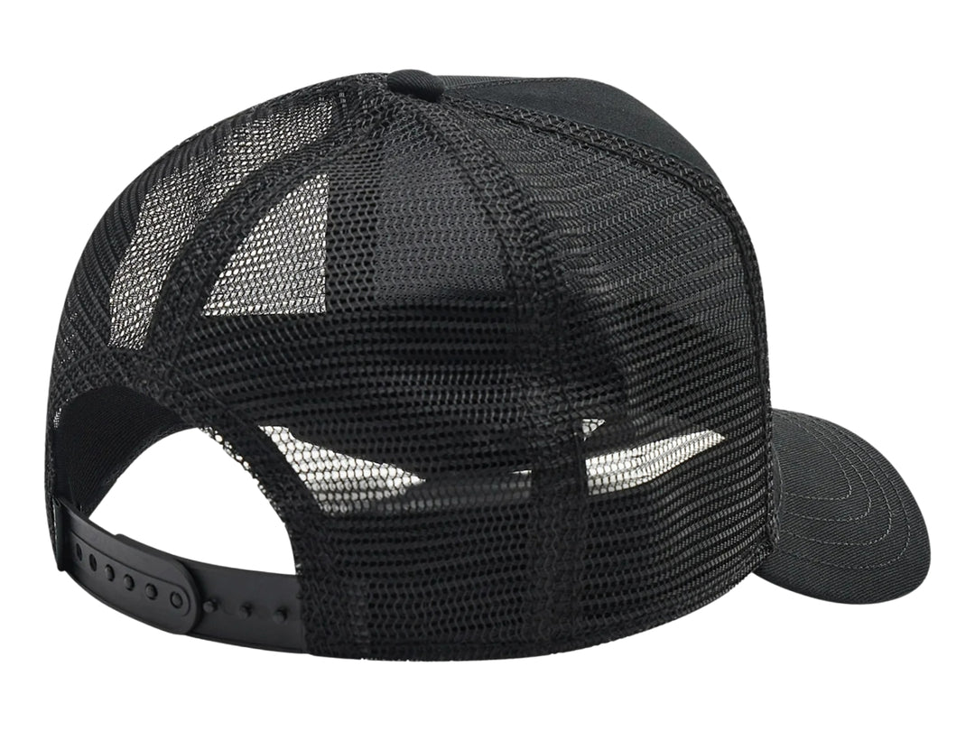 Gorra negra Goorin Bros con parche bordado de un lobo y el texto LONE WOLF.