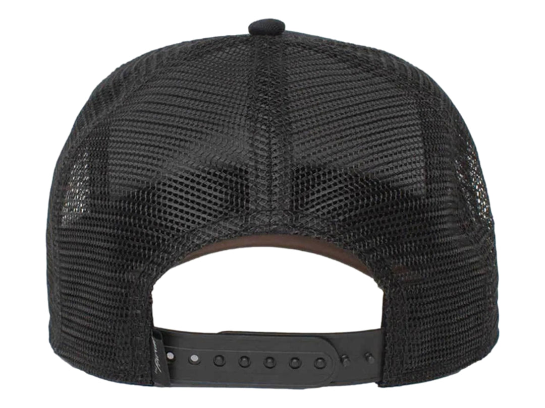 Gorra negra con parche frontal de un perro Rottweiler y el texto BAD BOY.