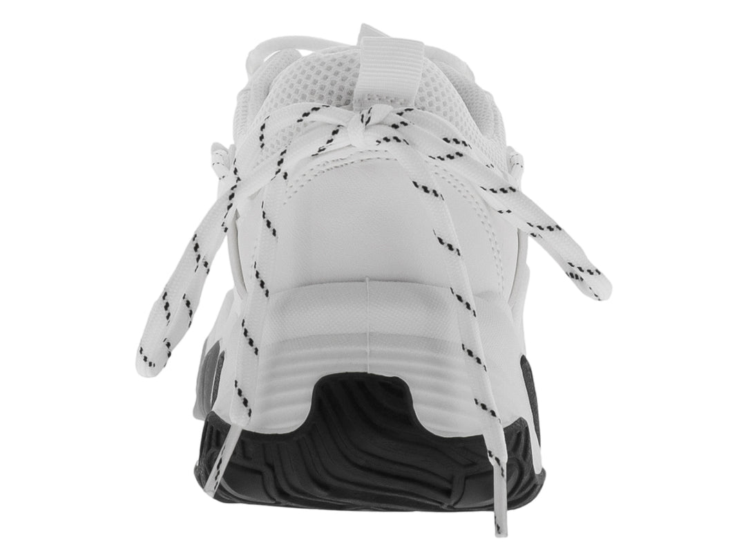 Tenis deportivos ATOK color blanco con suela robusta en tonos gris y blanco.