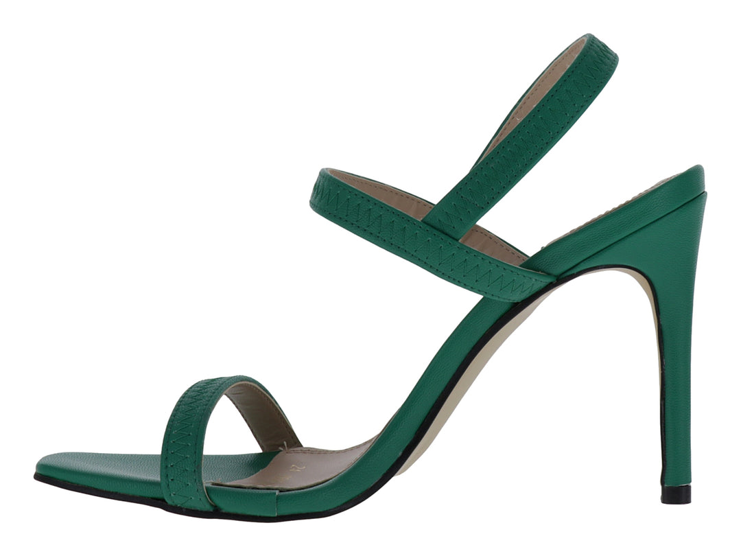 Sandalia de tacón alto color verde esmeralda con tiras cruzadas y plantilla beige.