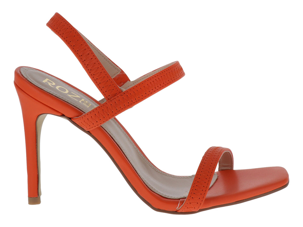 Sandalias de tacón alto color naranja con tiras cruzadas y punta abierta para mujer.