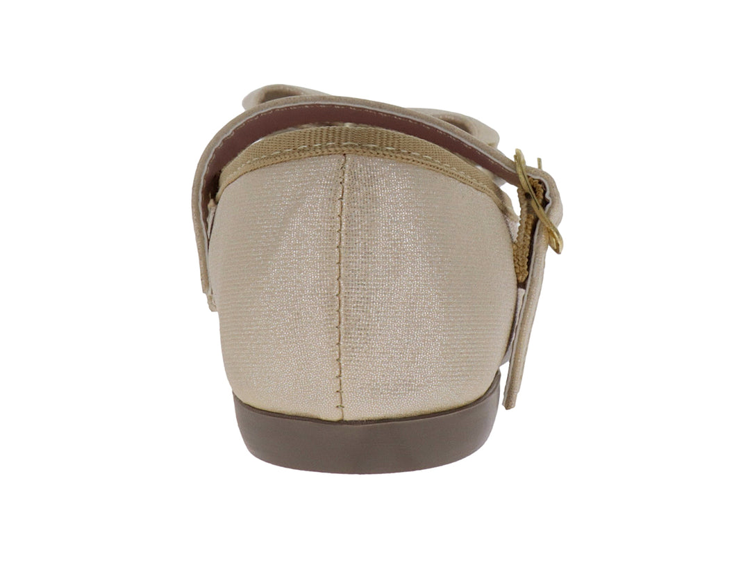 Zapato plano dorado para niña con moño decorativo frontal y correa ajustable con hebilla.